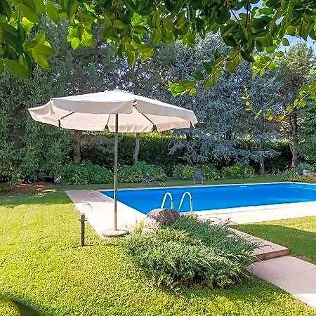 3 Tigli فندق مبيت وإفطار 4*